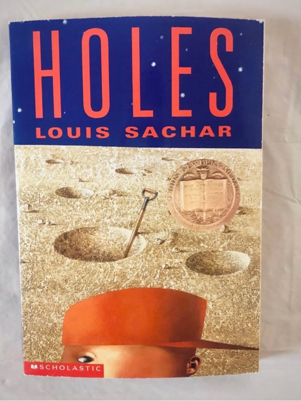 💝 Holes by Louis Sachar, Children’s Fiction Scholastic Softcover Book